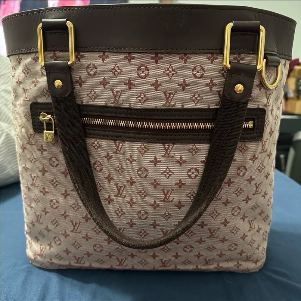 Certified Authentic Louis Vuitton Tote